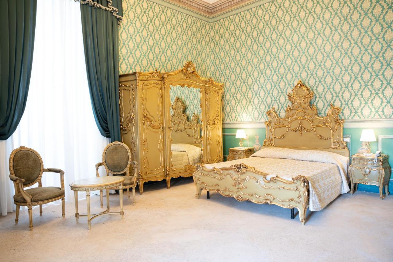 Hotel Il Cavaliere Al Borgo Antico Copertino Exterior foto
