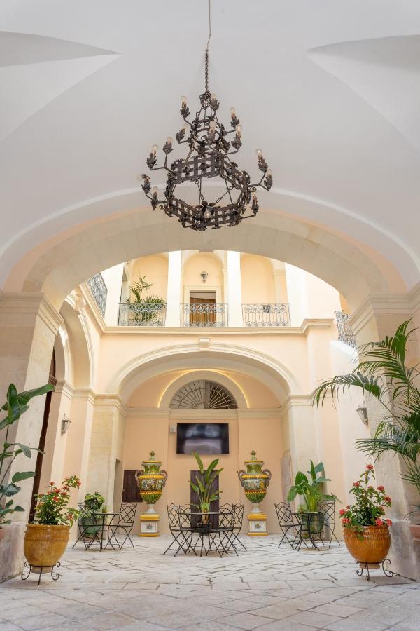 Hotel Il Cavaliere Al Borgo Antico Copertino Exterior foto