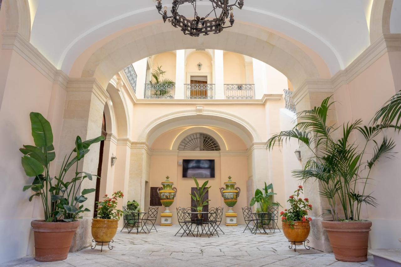 Hotel Il Cavaliere Al Borgo Antico Copertino Exterior foto