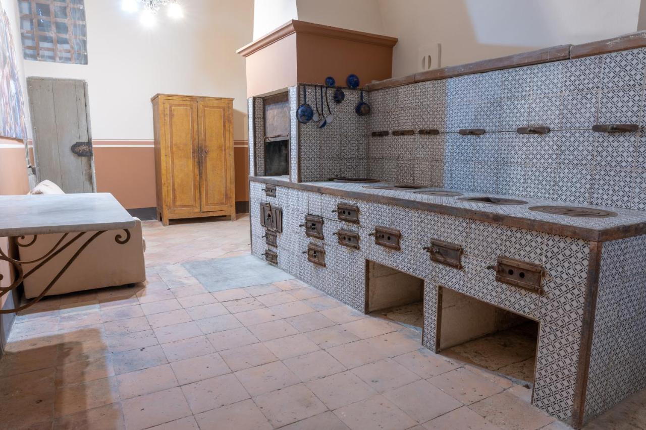 Hotel Il Cavaliere Al Borgo Antico Copertino Exterior foto
