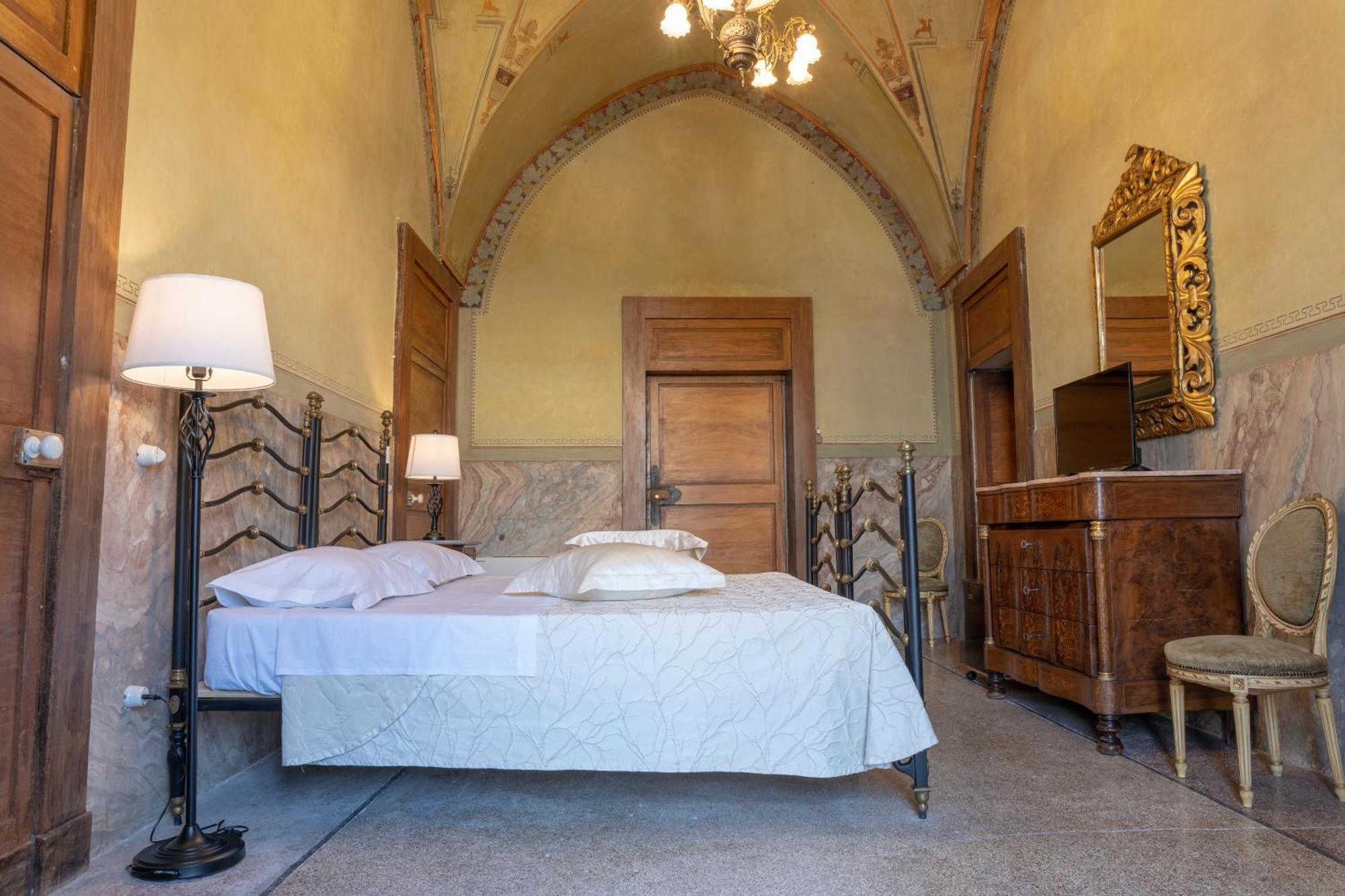 Hotel Il Cavaliere Al Borgo Antico Copertino Exterior foto